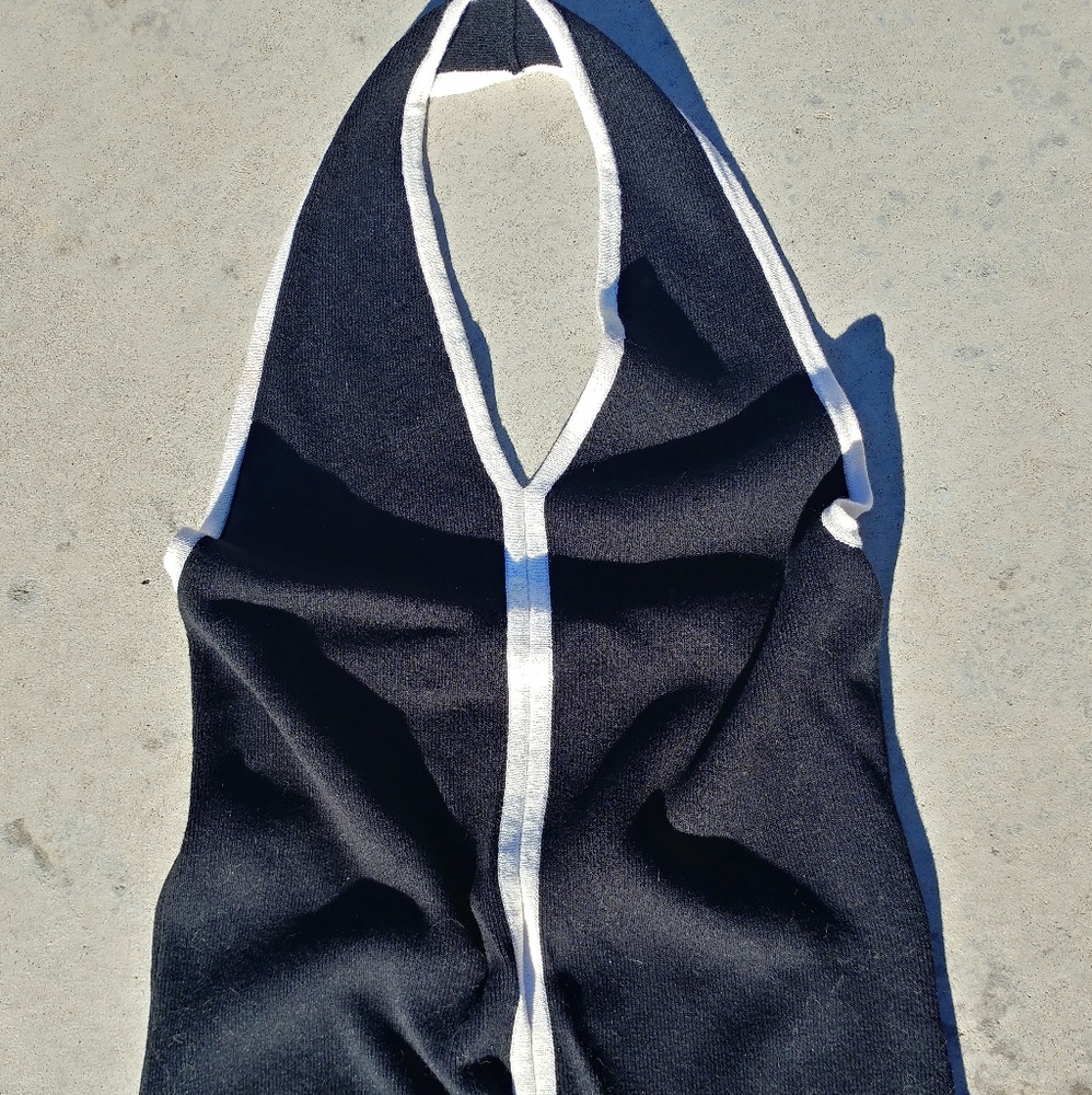 Halter top black and white knit material